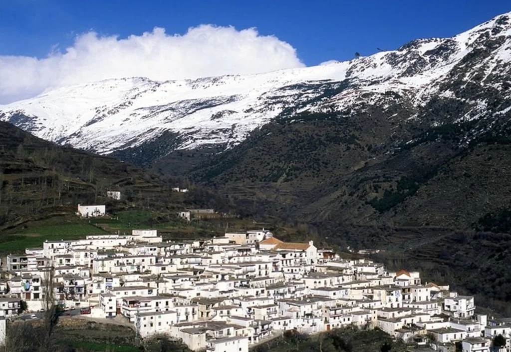 Bezoek Las Alpujarras – waar de tijd traag door de bergen stroomt