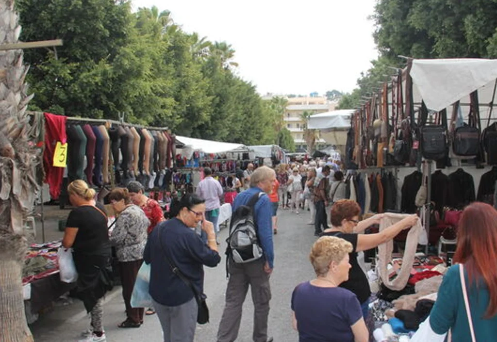 Vrijdag markt in Almuñécar bezoeken – een ochtend vol kleur en karakter
